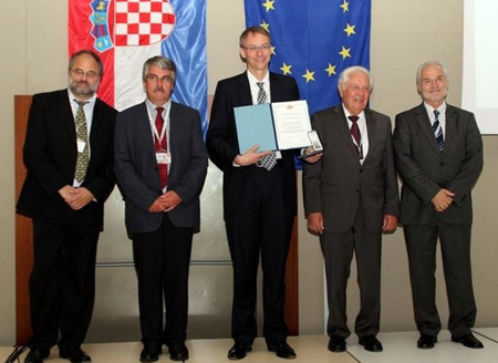 Day of the Jaeckel: Prize-winner Prof. Karl Leo from COMEDD.