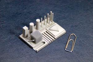 Metal printing with high accuracy