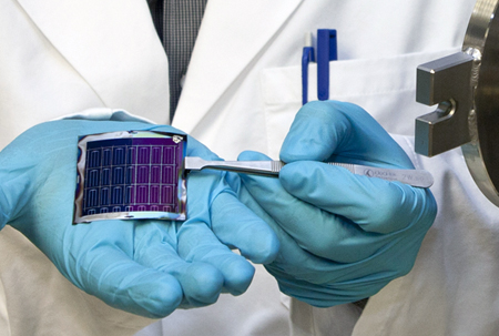 High efficiency, flexible CIGS solar cells on polyimide film developed using a new process.