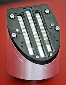 Optical scan head with integrated MEMS mirror array.