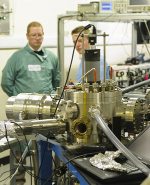 Vacuum apparatus where rotations of complexes were measured. 