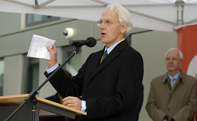 Bienvenue! Gérard Mourou, French physicist and founder of ELI Beamlines.