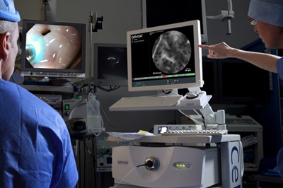 Surgeons using Cellvizio