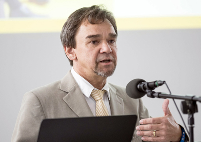 Dr Horst Heinol-Heikknen.