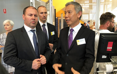 Josh Frydenberg, Minister for Energy, with UNSW Prof Chee Mun Chong.
