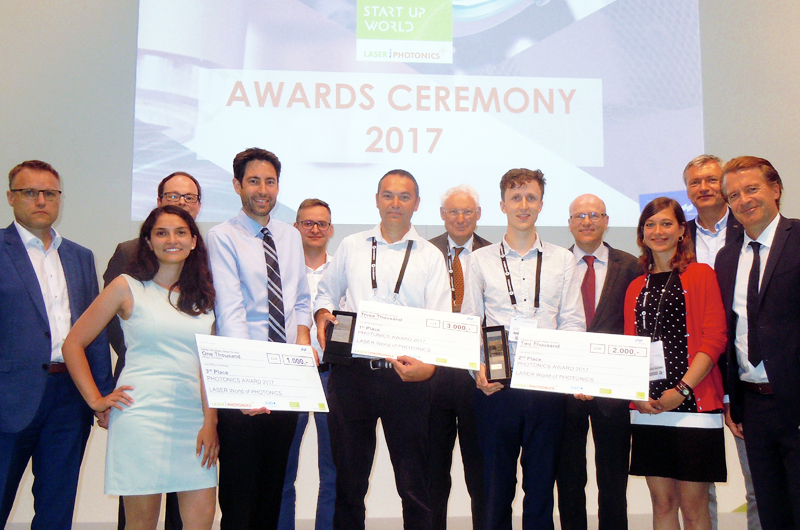 Startup 2017: The winners with judges, representatives of Messe München and sponsor company AZO. 