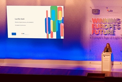 Lucilla Sioli addresses the Photonics21 annual meeting