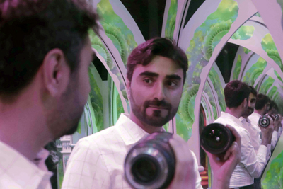 Mirror man: Barmak Heshmat simulates the principle of time-folded optics.